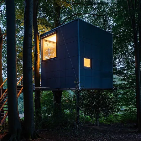 Cube - K1 Baumhaus * اودينتال